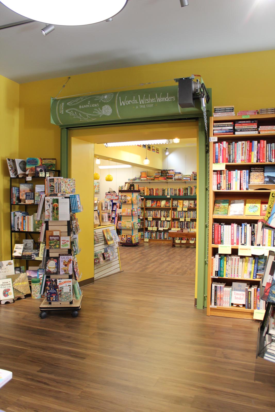 2 Dandelions Bookshop