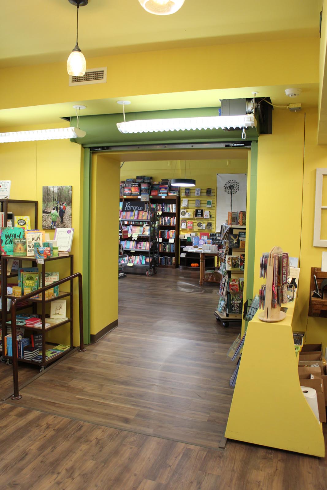 2 Dandelions Bookshop