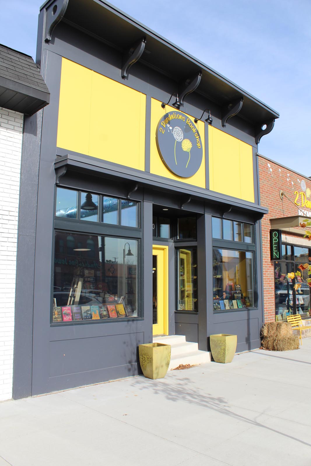 2 Dandelions Bookshop