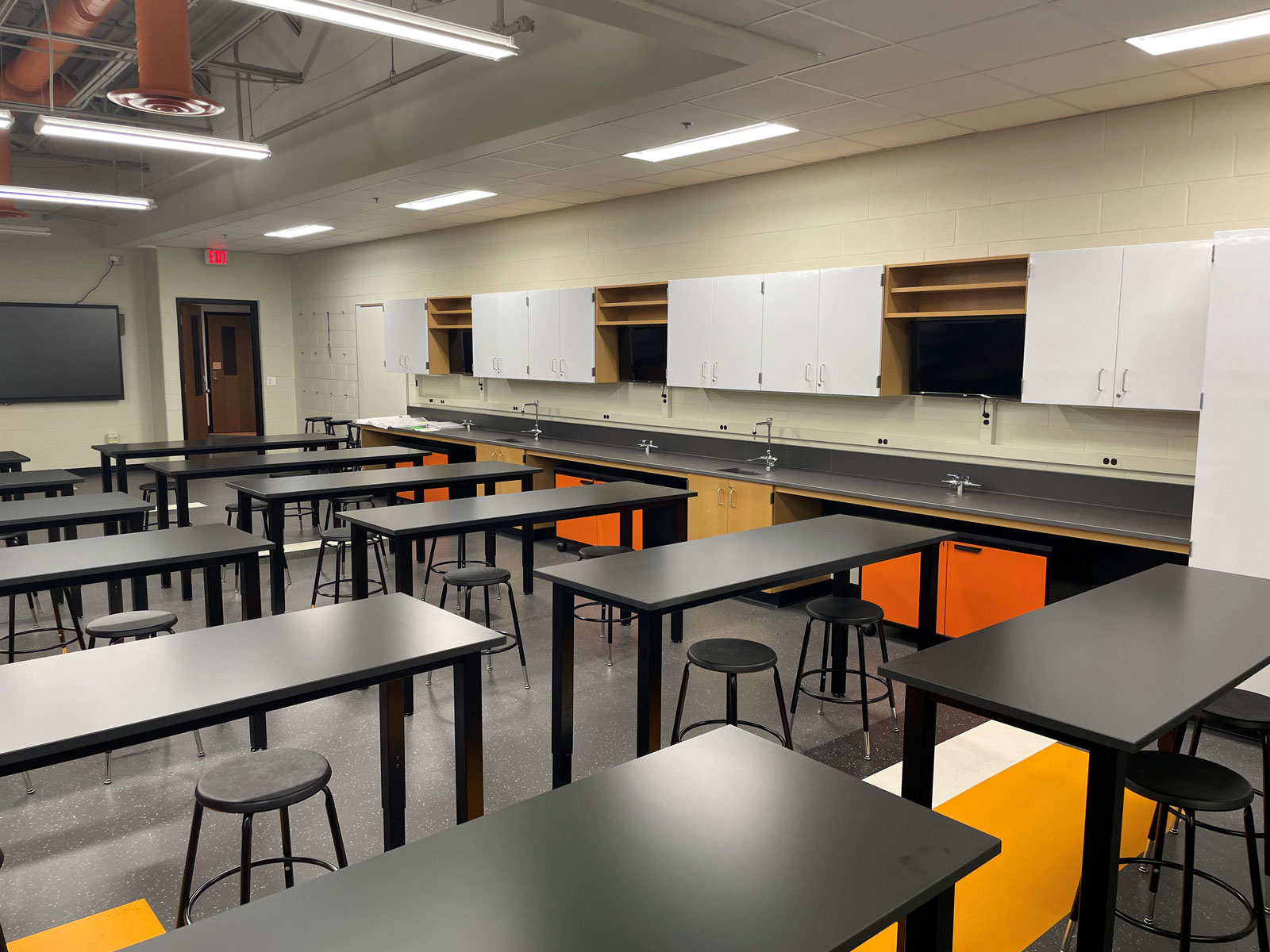 Brighton Area Schools - Science Room C8 Renovation