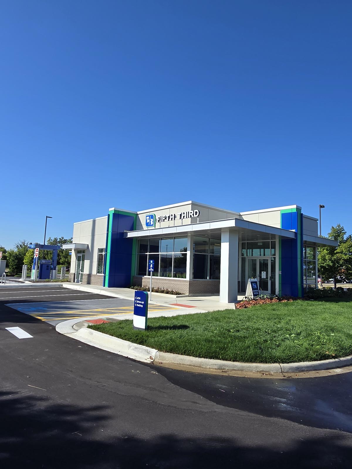 Fifth Third Bank – Hall Road